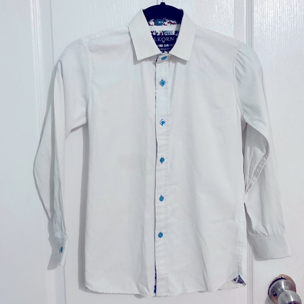 Boys’ white dress shirt👔
